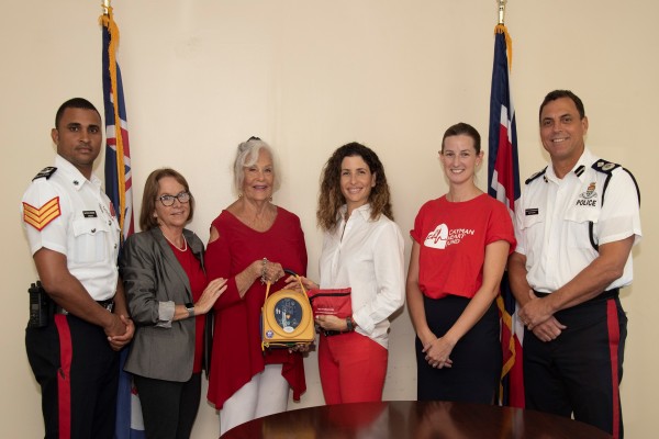 Cayman Heart Fund Donates Life-Saving AED Equipment to the RCIPS, 4 December