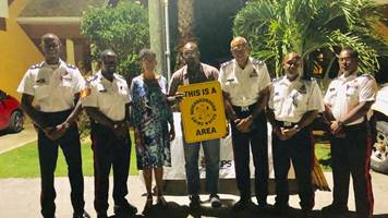 CPD Officers with New Suellis Estates NHW members